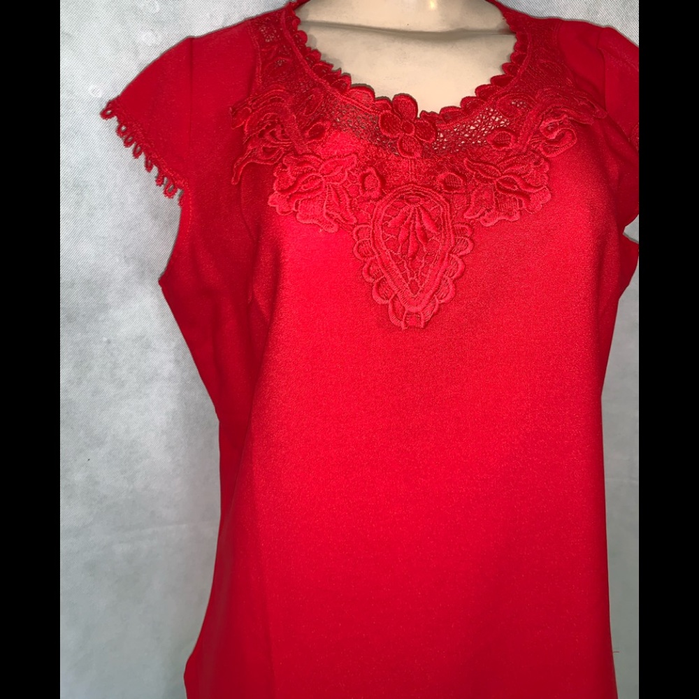 AZ Women’s Red Blouse - Picture 2 of 3